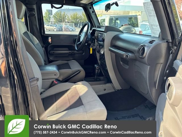Used 2010 Jeep Wrangler Unlimited Rubicon w/ Dual Top Group AWD/4WD image 15