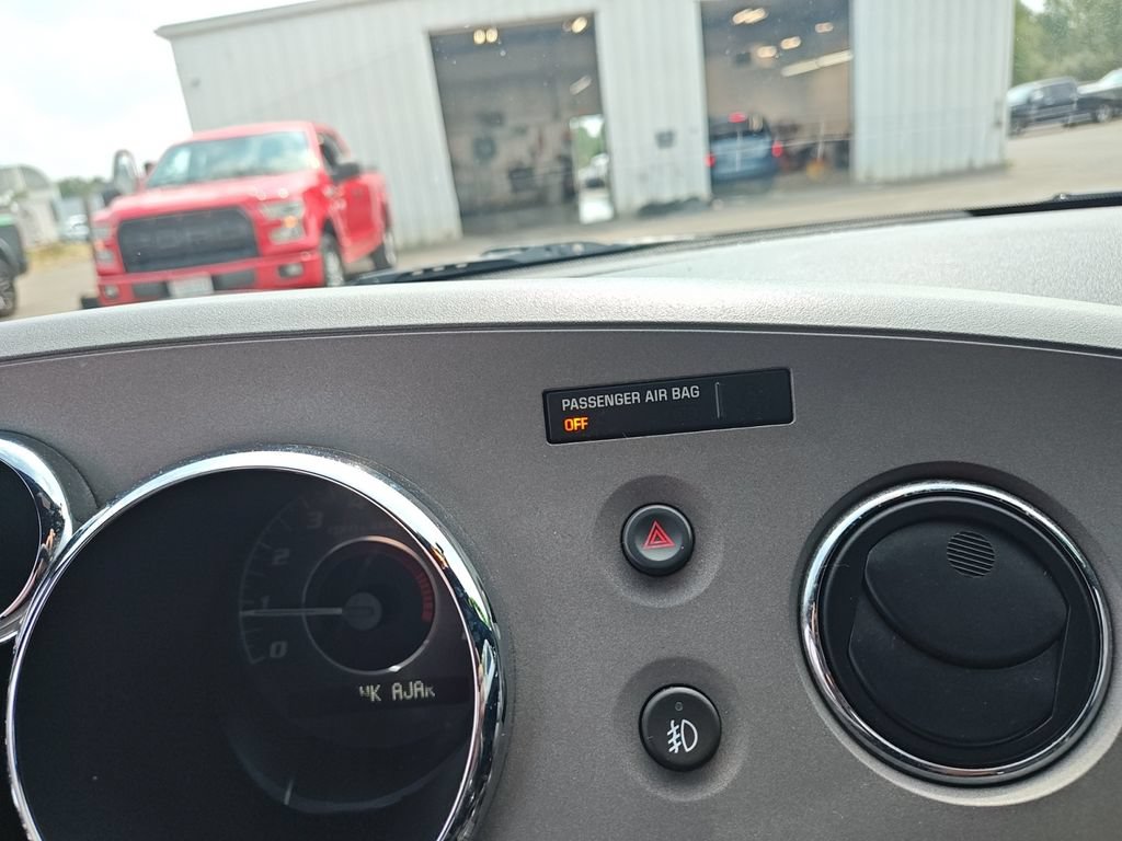 Used 2008 Pontiac Solstice GXP w/ Premium Package RWD image 21