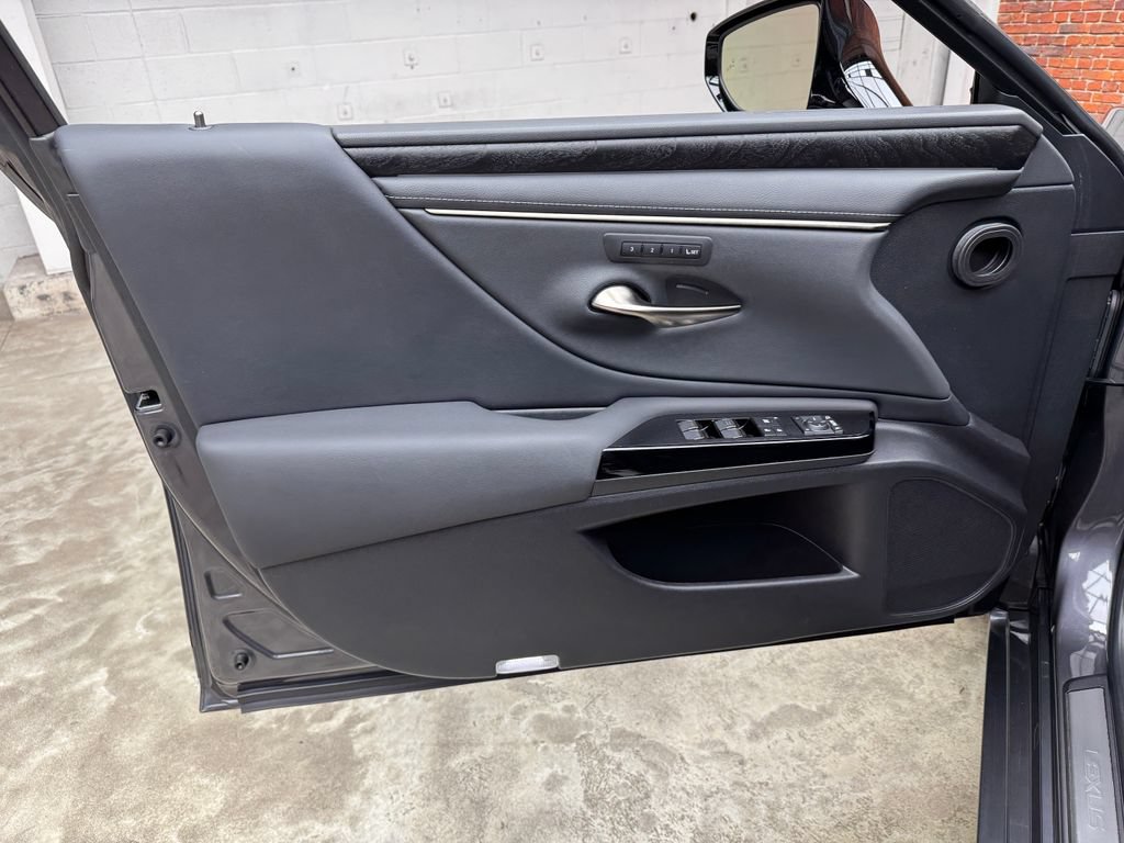 Used 2023 Lexus ES 350 w/ Premium Package FWD image 10