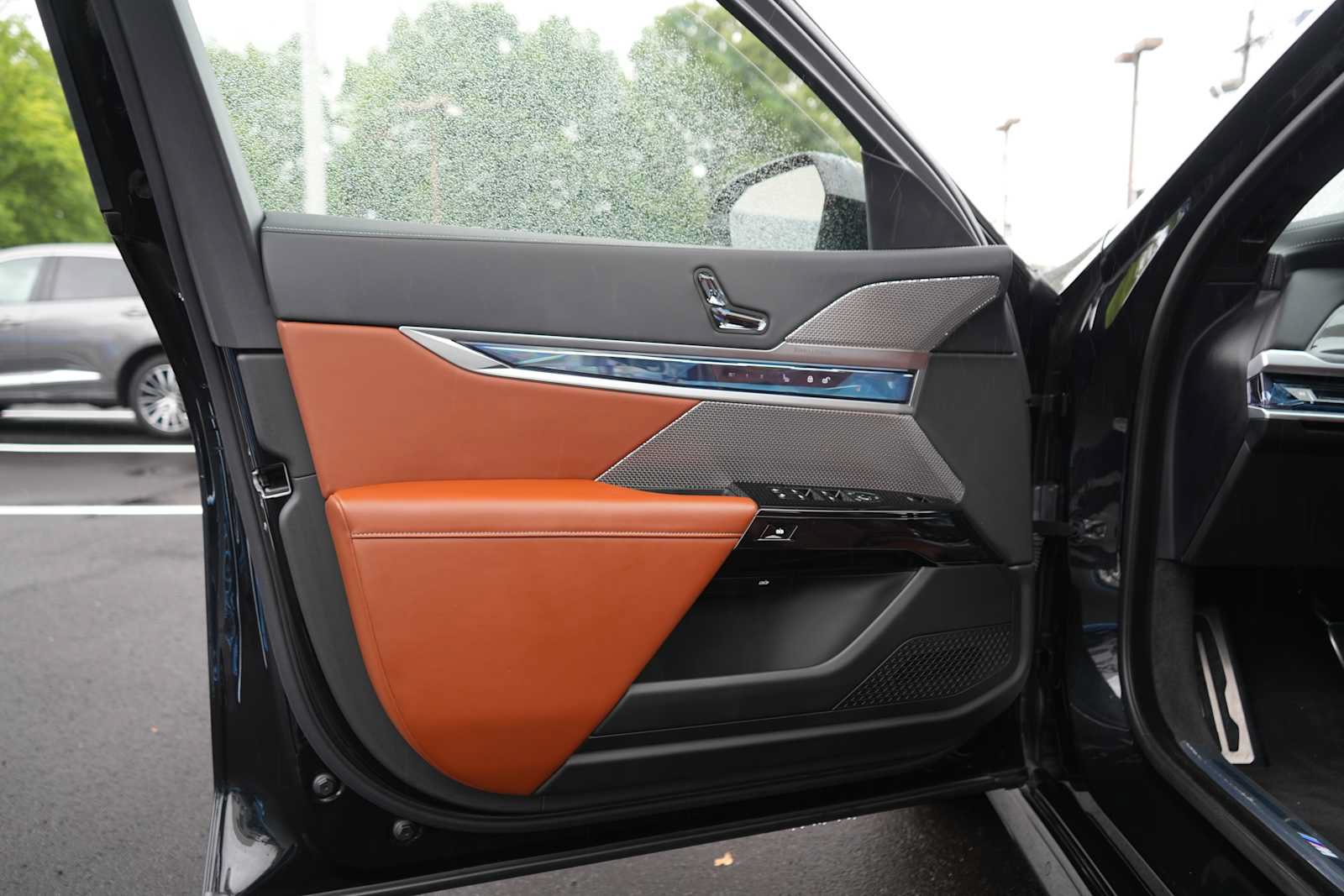 Used 2024 BMW 760i xDrive w/ Executive Package AWD/4WD image 16