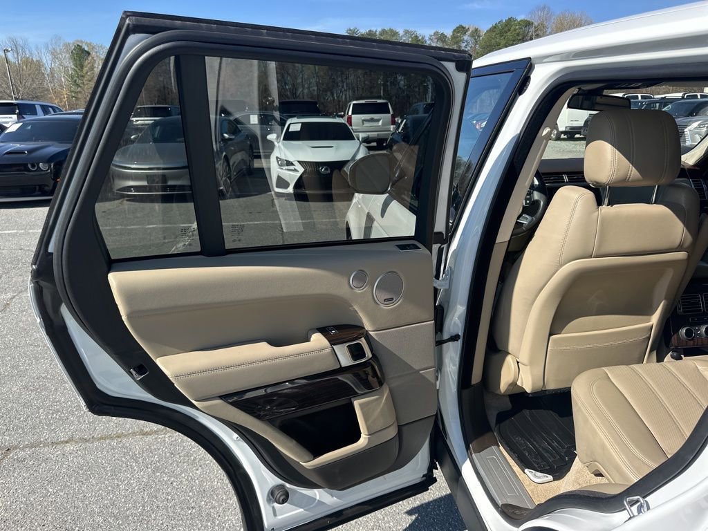 Used 2016 Land Rover Range Rover HSE image 26
