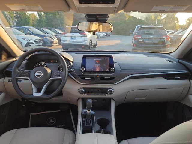 Used 2025 Nissan Altima 2.5 SV FWD image 20