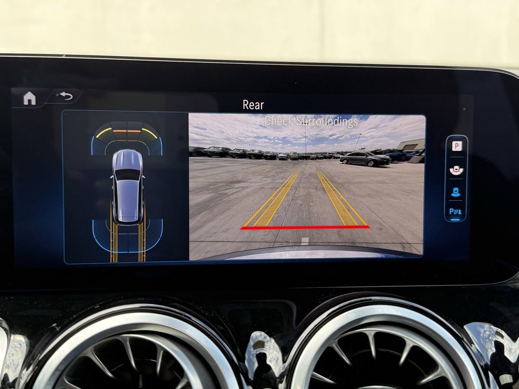 Used 2024 Mercedes-Benz GLB 250 image 9