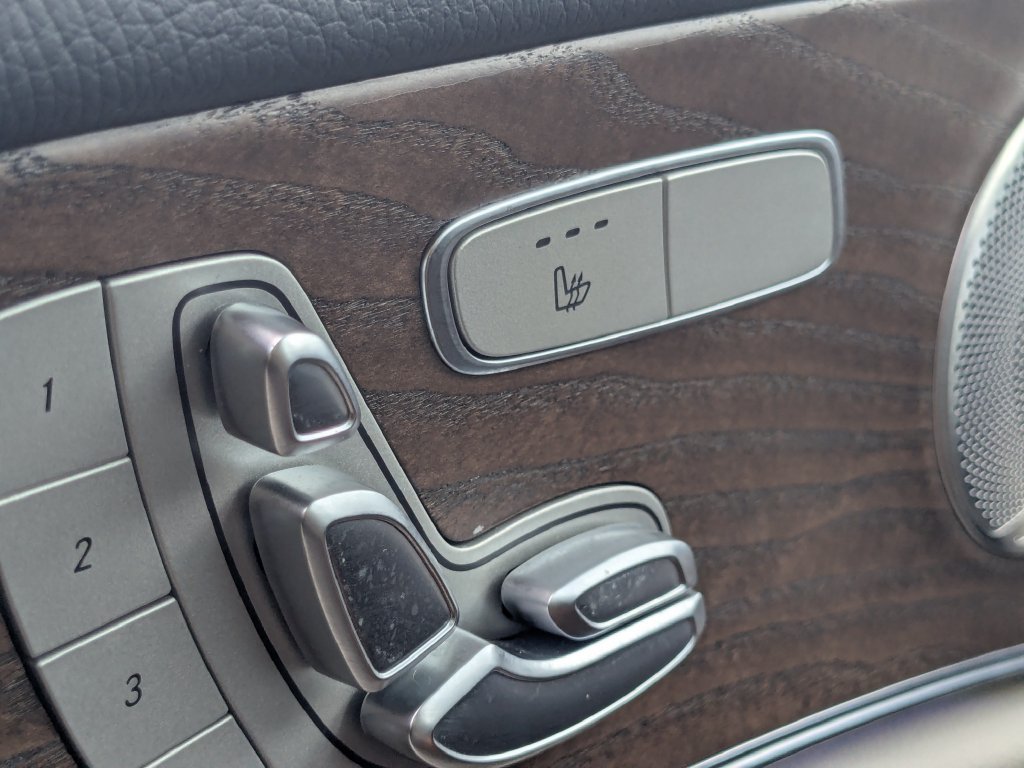 Used 2023 Mercedes-Benz E 350 4MATIC Sedan image 11