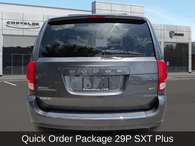 Used 2016 Dodge Grand Caravan SXT FWD image 4