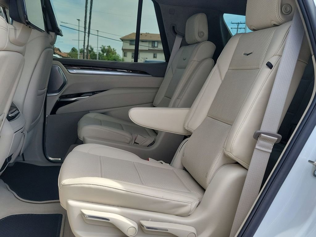 Used 2026 Cadillac Escalade Platinum Sport w/ LPO, ONYX Package image 25