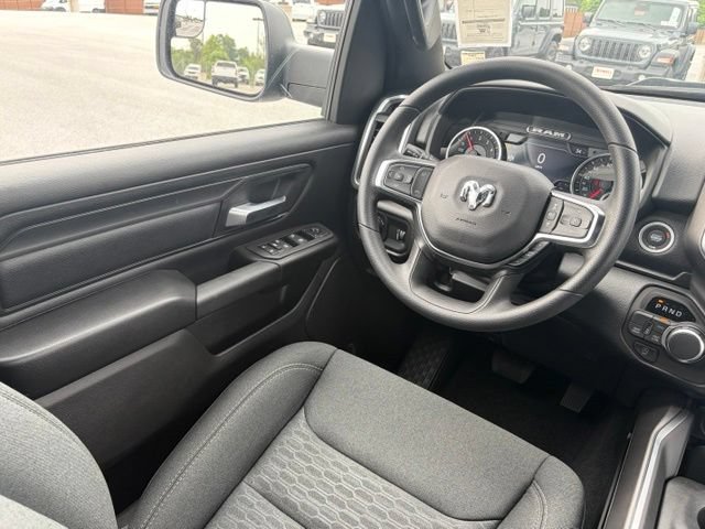New 2026 RAM 1500 Express AWD/4WD image 32