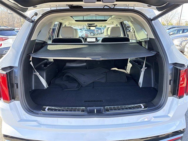 Used 2023 Kia Sorento SX image 12