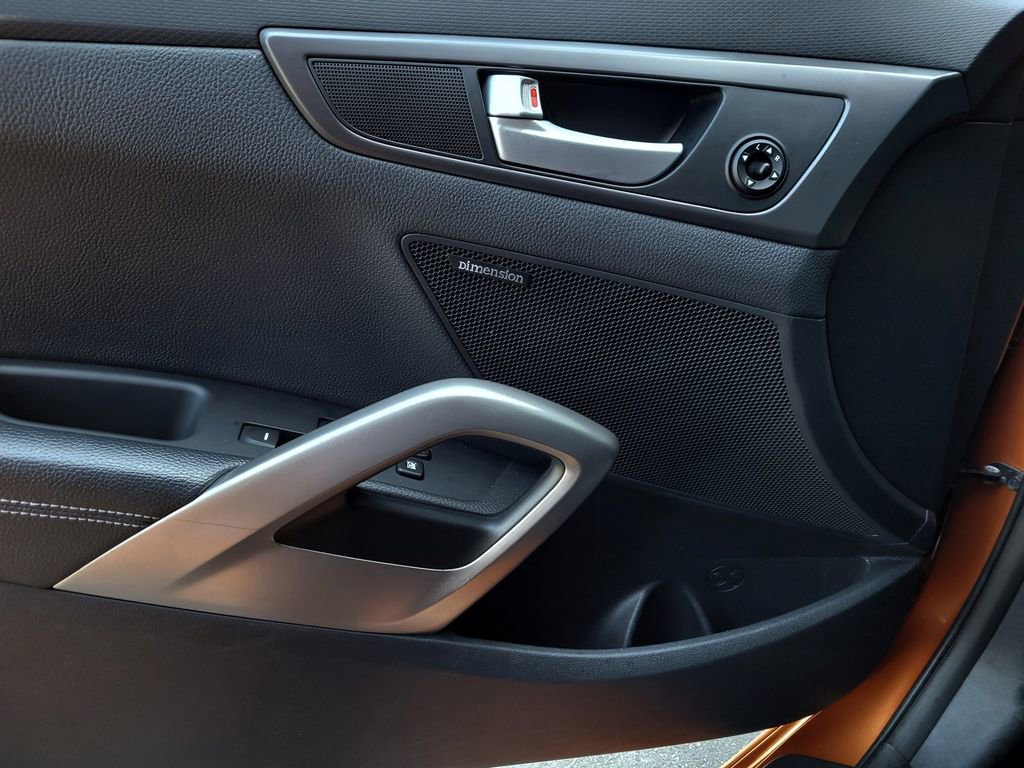 Used 2016 Hyundai Veloster Turbo image 12