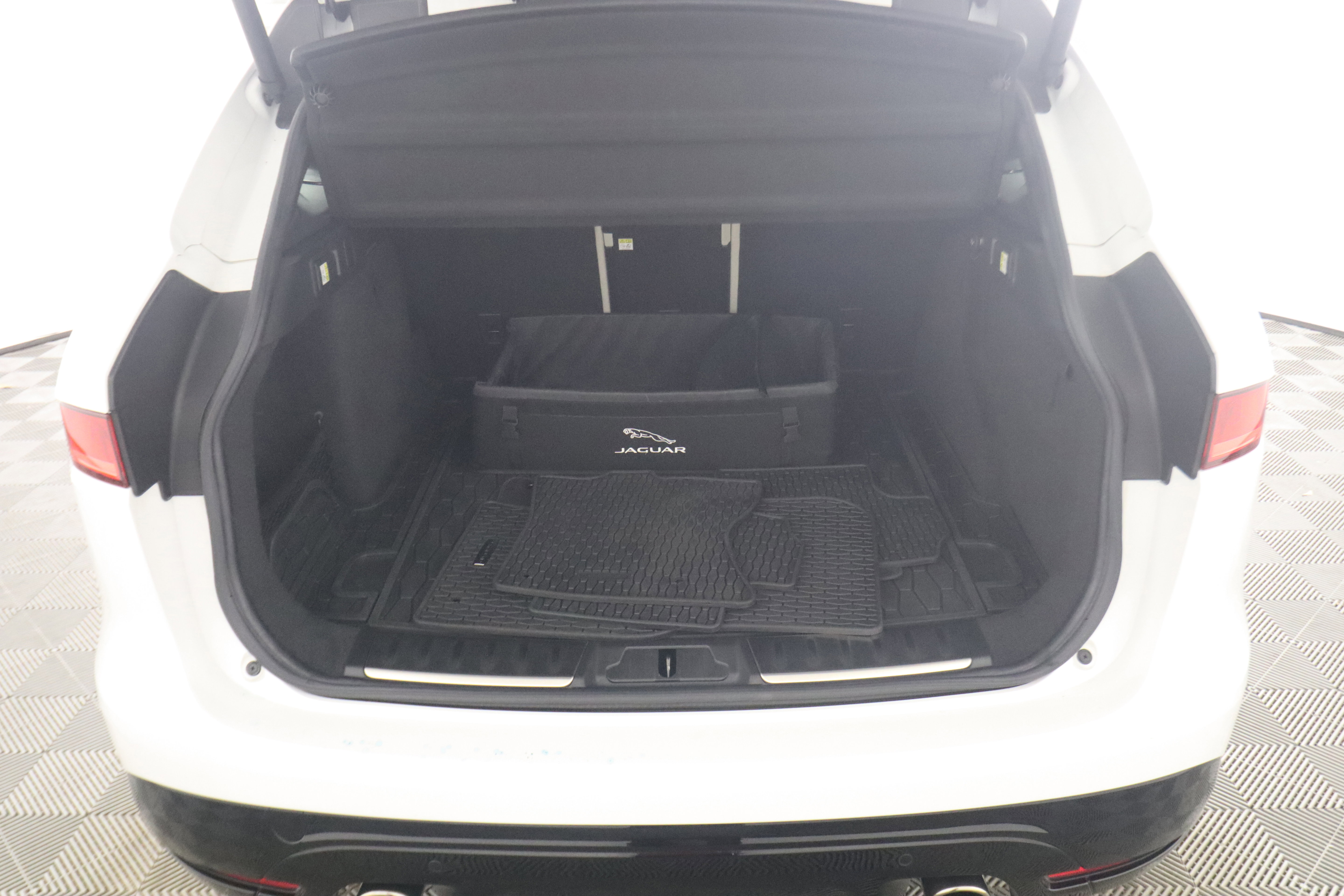 Used 2019 Jaguar F-PACE S AWD/4WD image 19