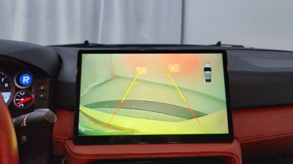 Used 2017 Nissan GT-R Premium w/ Premium Interior Package image 40