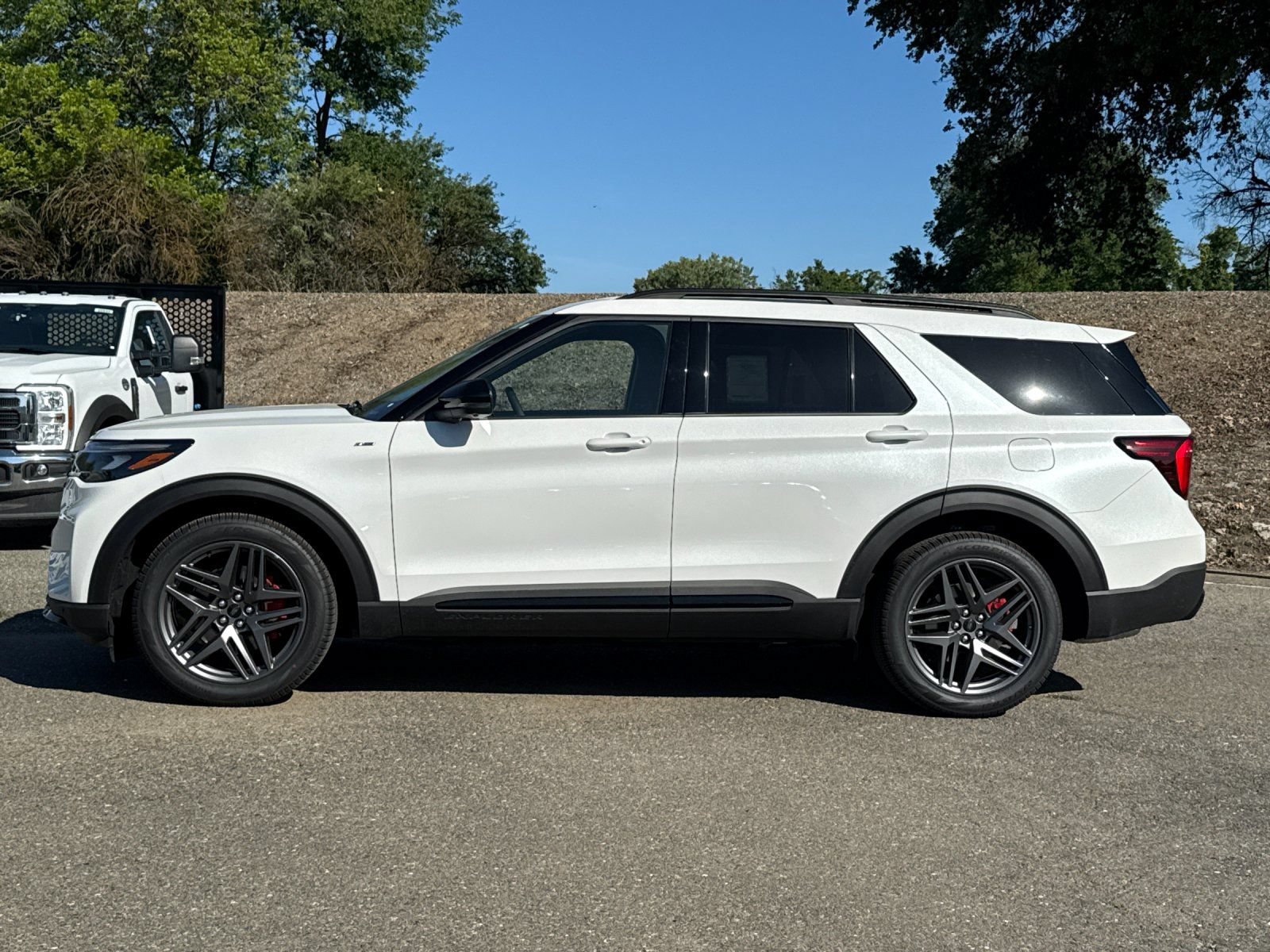 New 2026 Ford Explorer ST-Line w/ ST-Line Street Pack RWD image 6