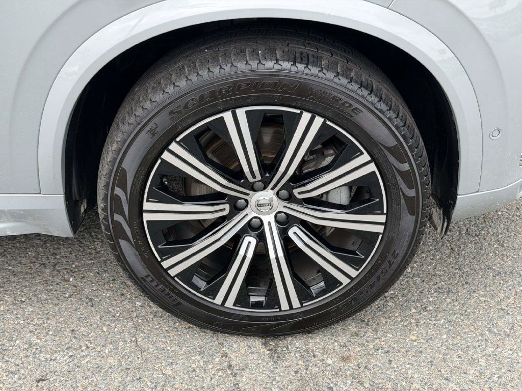Used 2024 Volvo XC90 B6 Plus AWD/4WD image 25