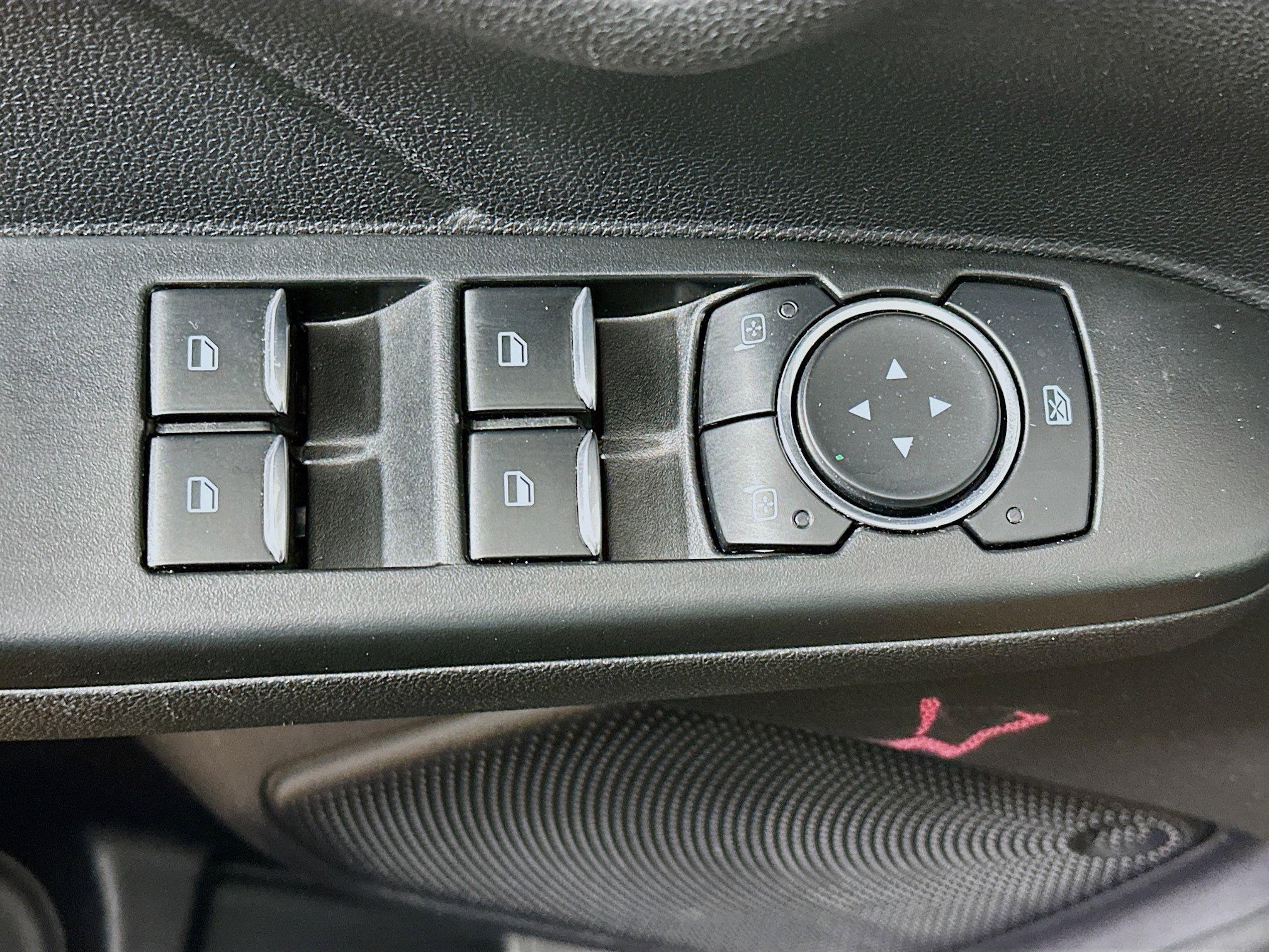 Used 2024 Ford Escape ST-Line image 15