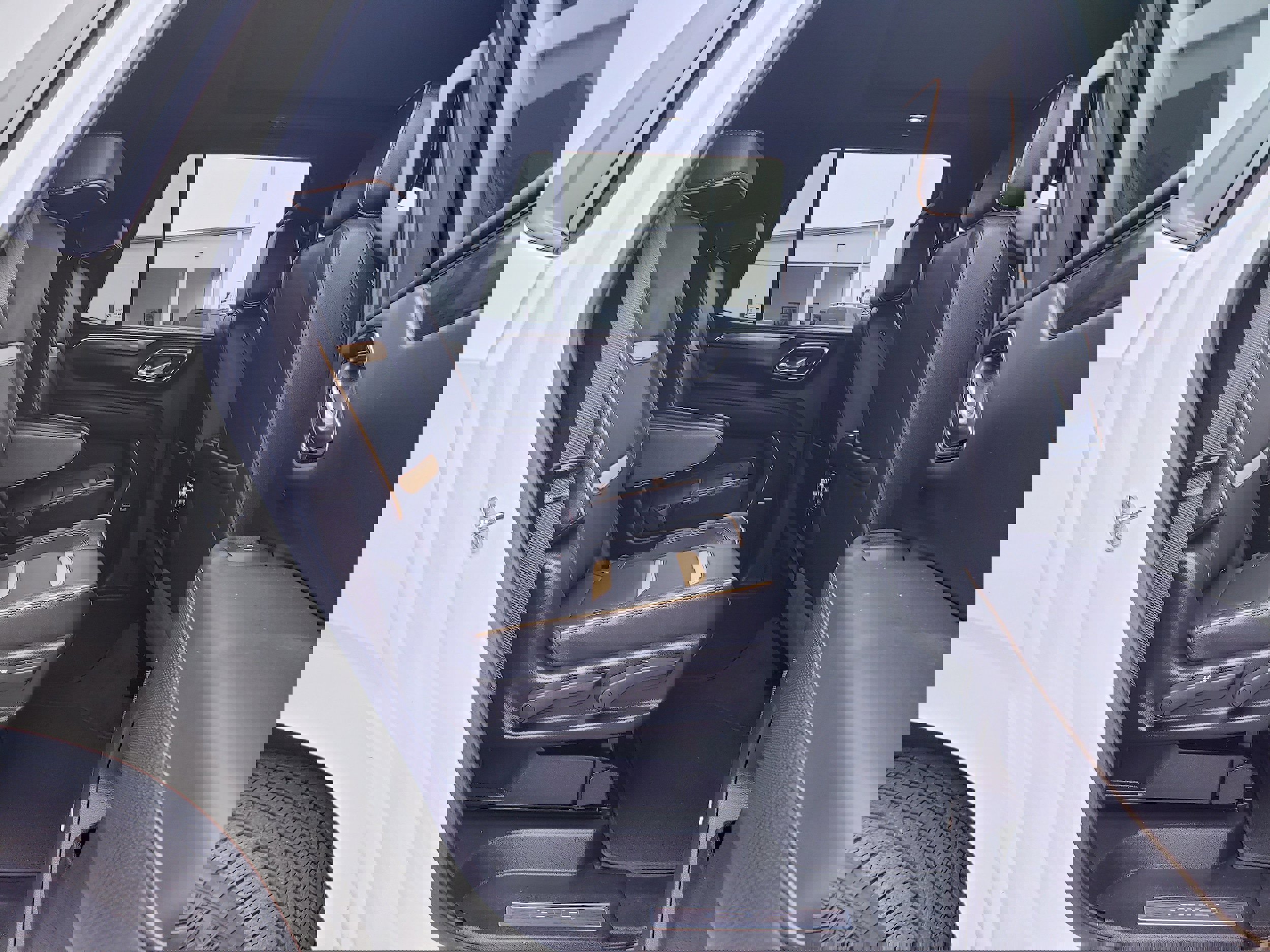 Used 2024 GMC Yukon AT4 w/ Technology Package image 16