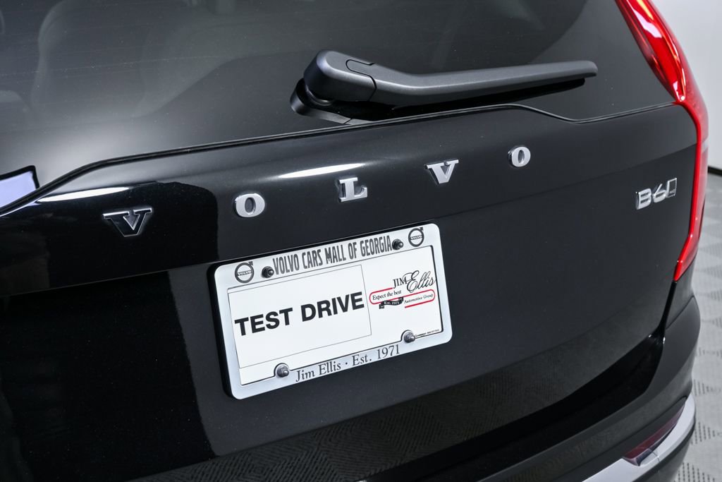 Certified 2024 Volvo XC90 B6 Ultimate w/ Protection Package image 38