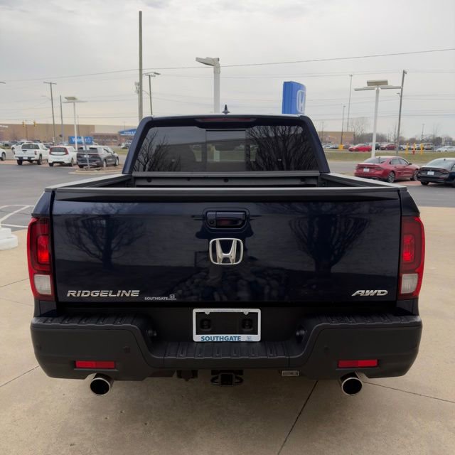 Used 2023 Honda Ridgeline RTL-E image 4