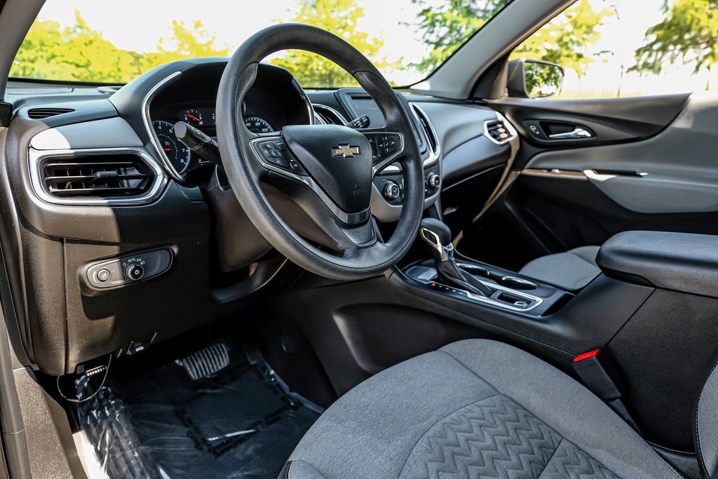 Used 2022 Chevrolet Equinox LS image 4