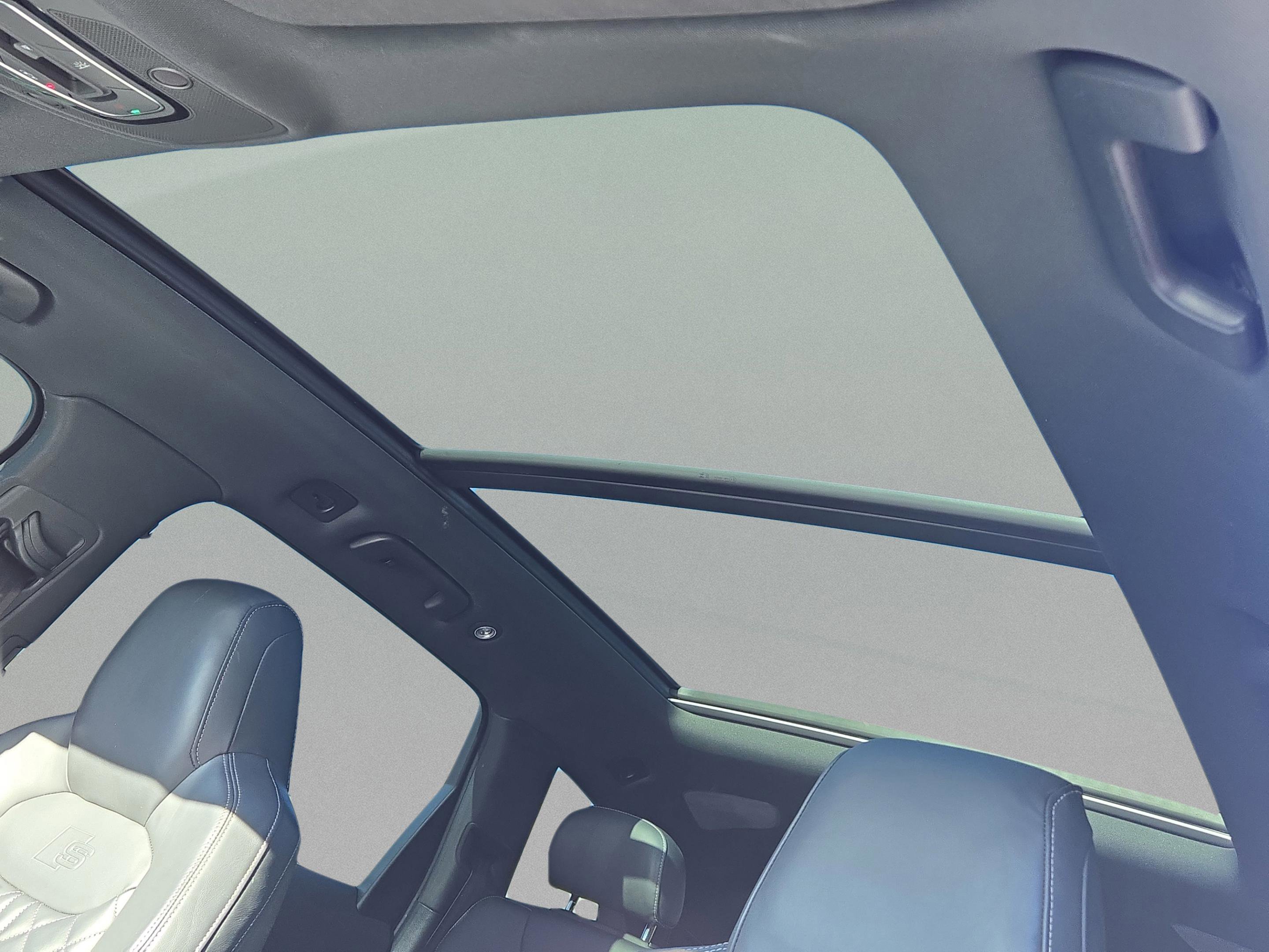 Used 2023 Audi SQ7 Premium Plus image 32