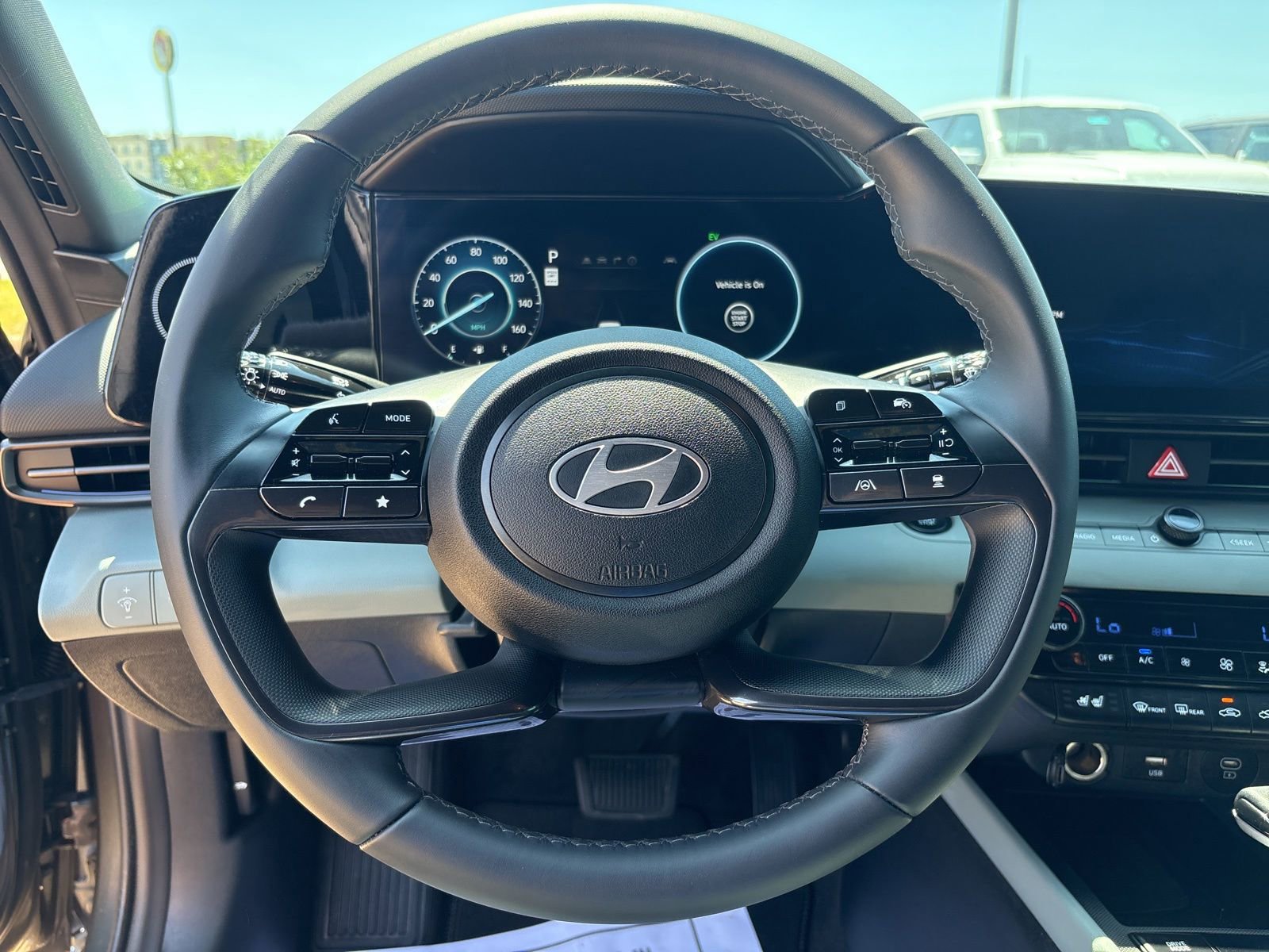 Used 2024 Hyundai Elantra Limited FWD image 21