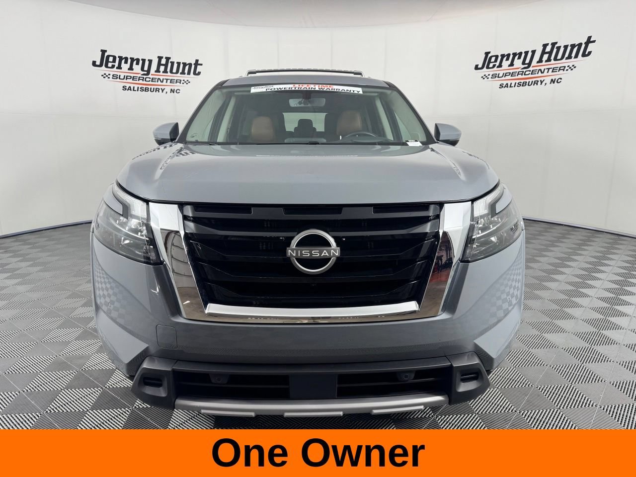 Used 2025 Nissan Pathfinder Platinum w/ Cargo Package FWD image 4