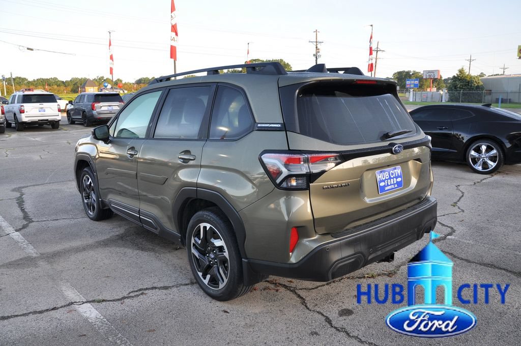 Used 2025 Subaru Forester Limited AWD/4WD image 3