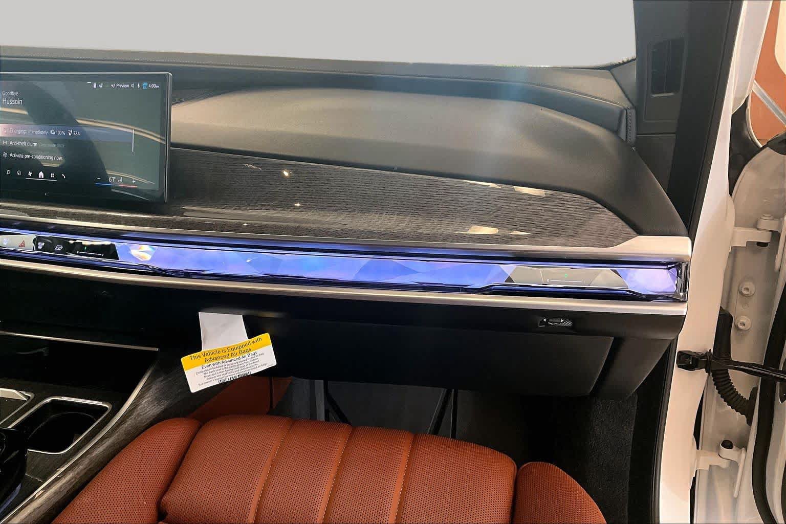 Used 2025 BMW i7 xDrive60 AWD/4WD image 17