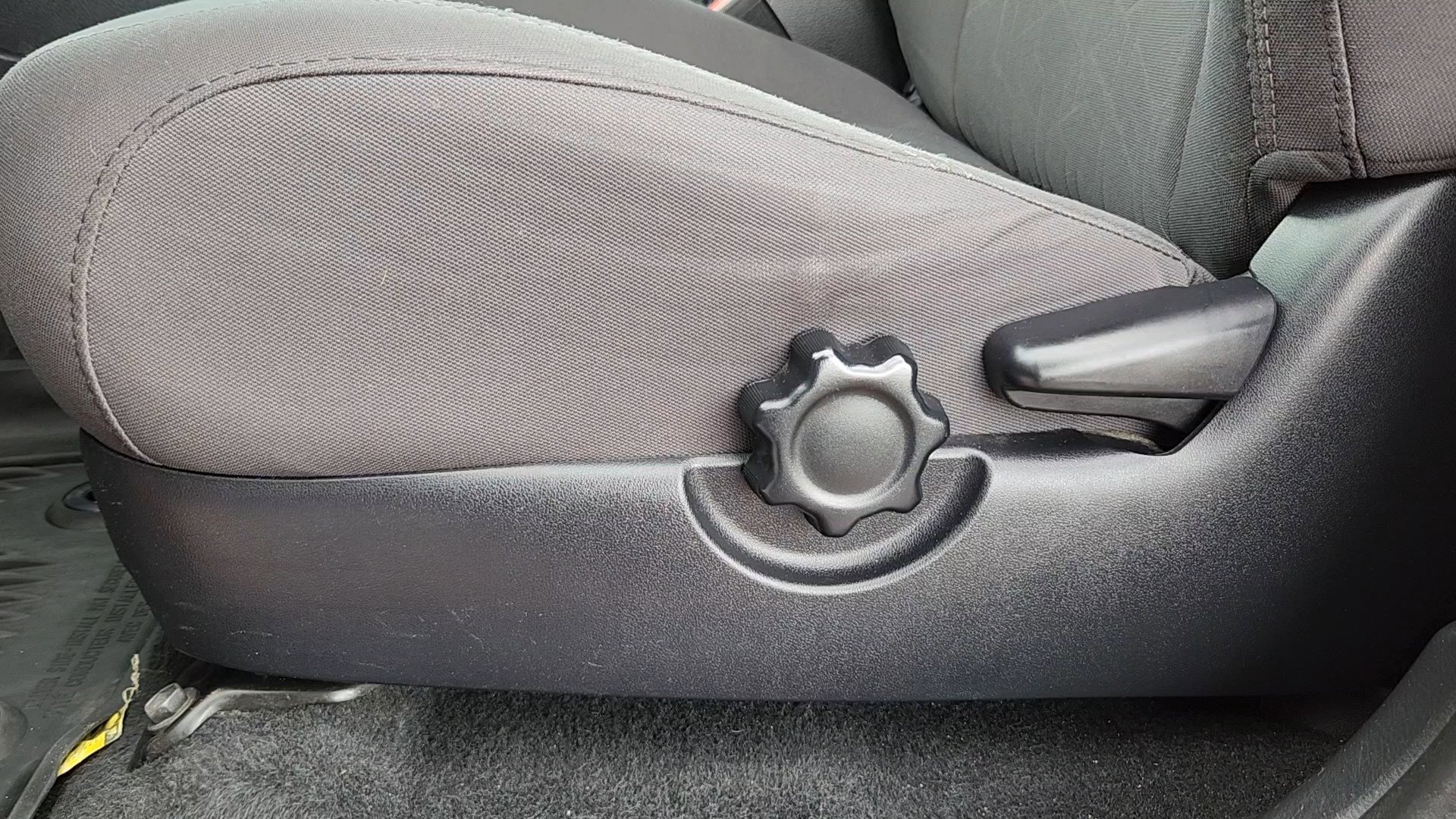 Used 2018 Toyota Tacoma TRD Sport image 8