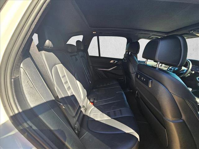 Used 2021 BMW X5 M50i w/ Premium Package image 15