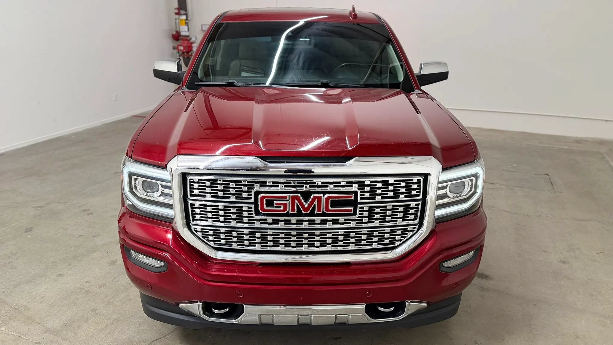 Used 2018 GMC Sierra 1500 Denali w/ Denali Ultimate Package AWD/4WD image 4