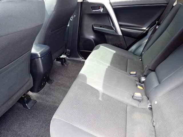 Used 2018 Toyota RAV4 XLE AWD/4WD image 8