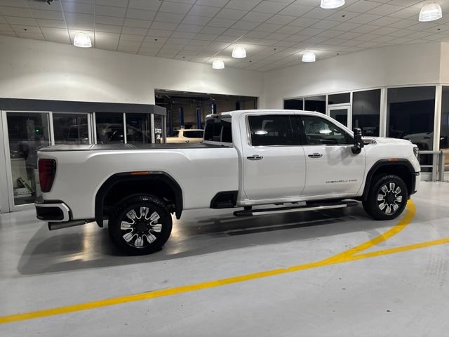 Used 2024 GMC Sierra 3500 Denali w/ Denali Reserve Package AWD/4WD image 10