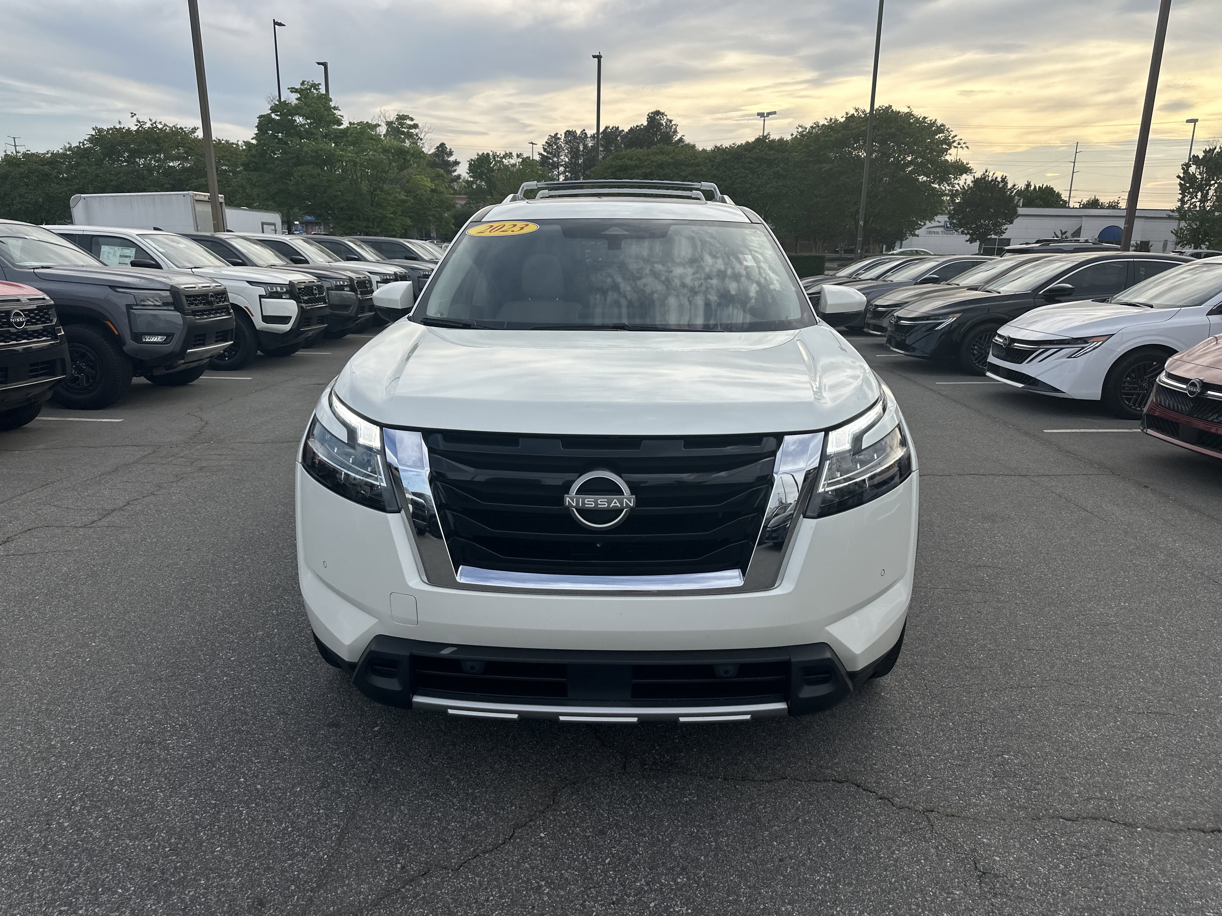 Certified 2023 Nissan Pathfinder SL w/ SL Premium Package image 2