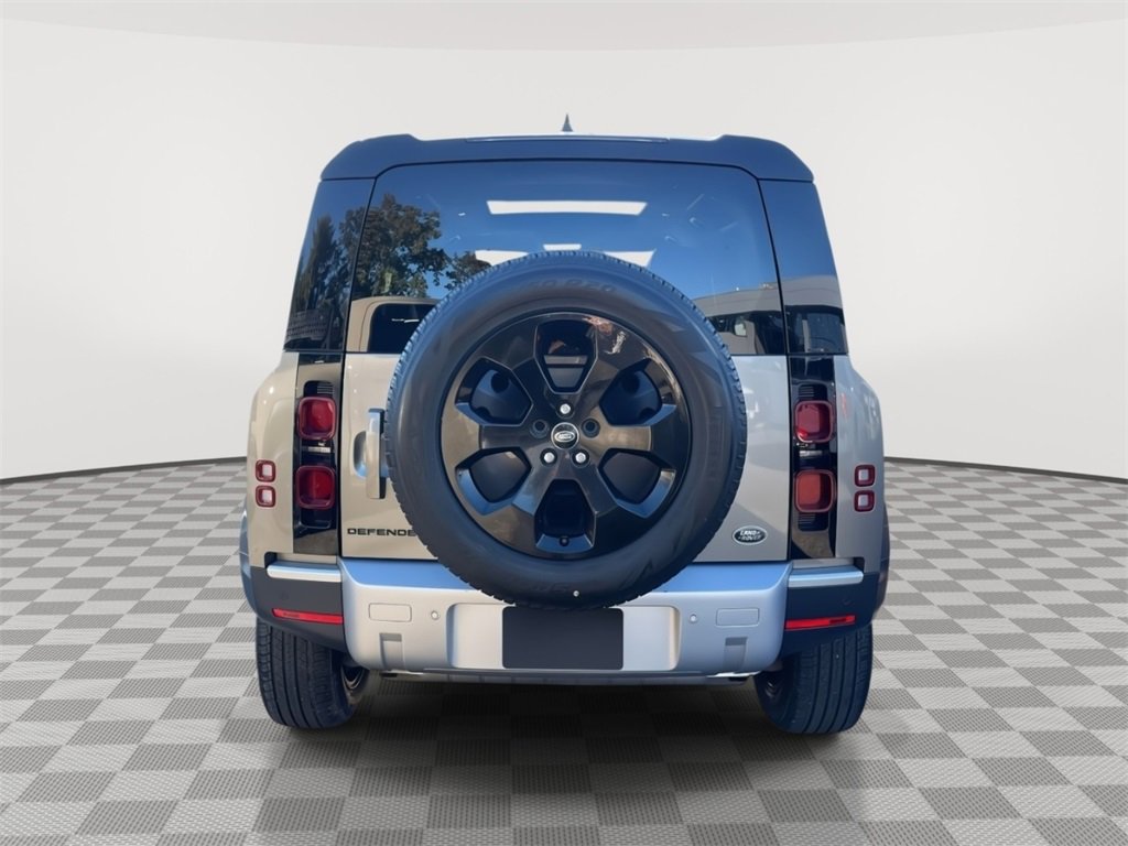 Used 2023 Land Rover Defender 110 S image 7