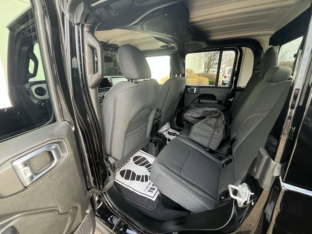 Used 2024 Jeep Gladiator Sport image 7