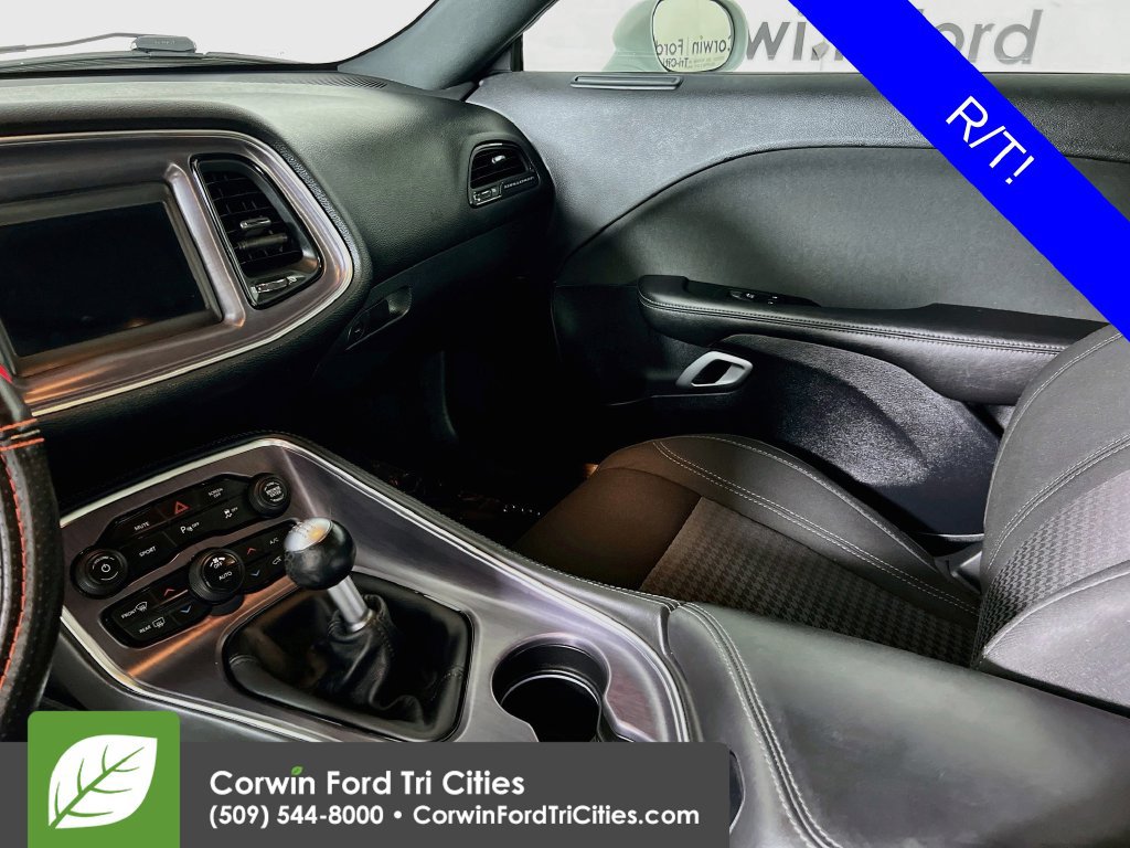 Used 2018 Dodge Challenger R/T RWD image 22