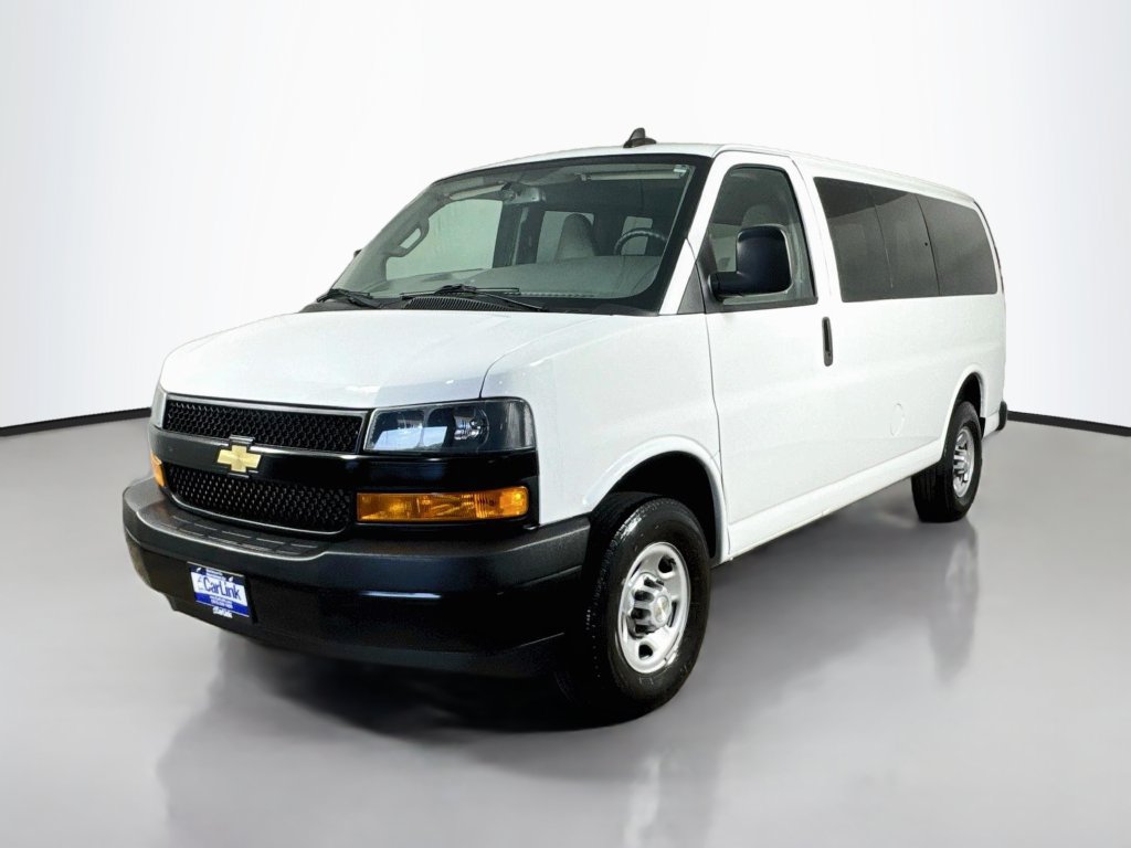 Used 2021 Chevrolet Express 2500 LS w/ Driver Convenience Package RWD image 3
