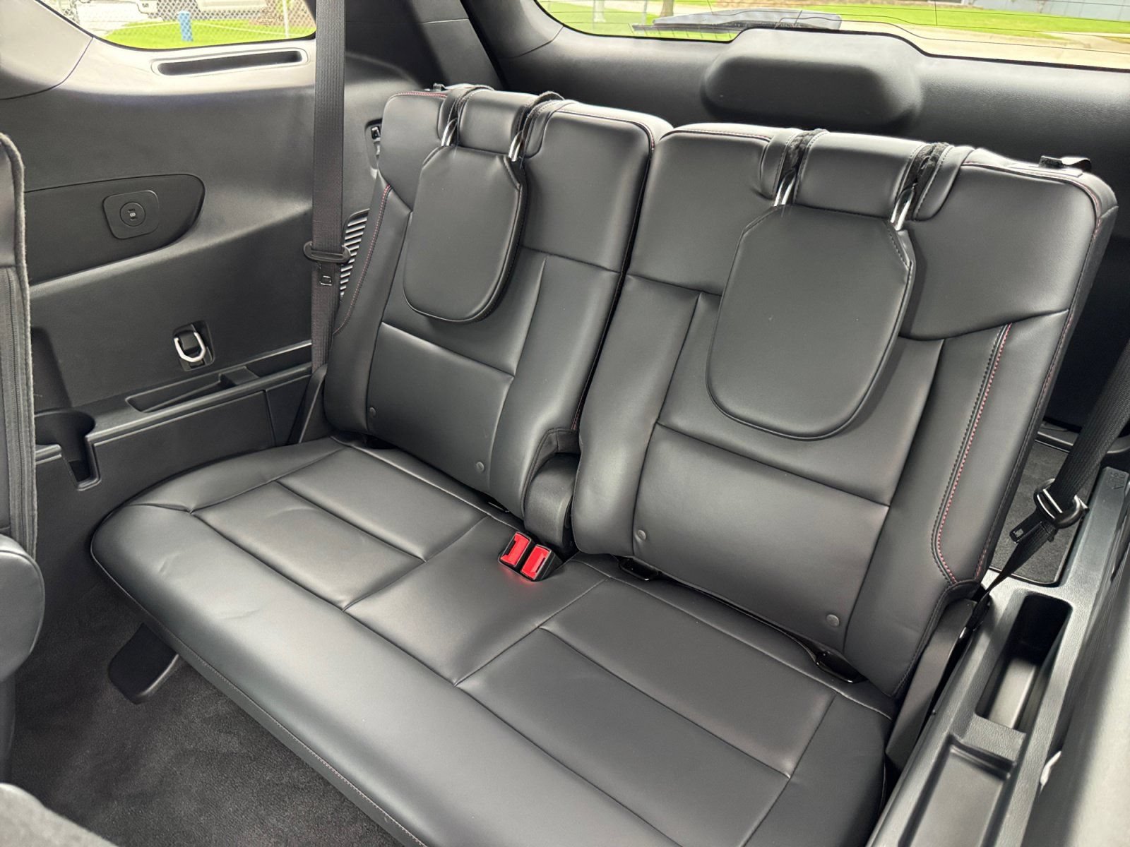 Used 2025 Ford Explorer ST AWD/4WD image 18