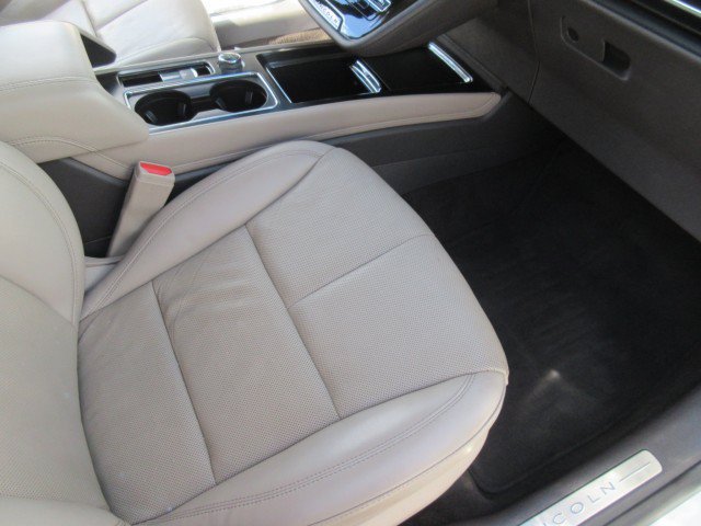 Used 2022 Lincoln Corsair Reserve w/ Elements Package FWD image 21