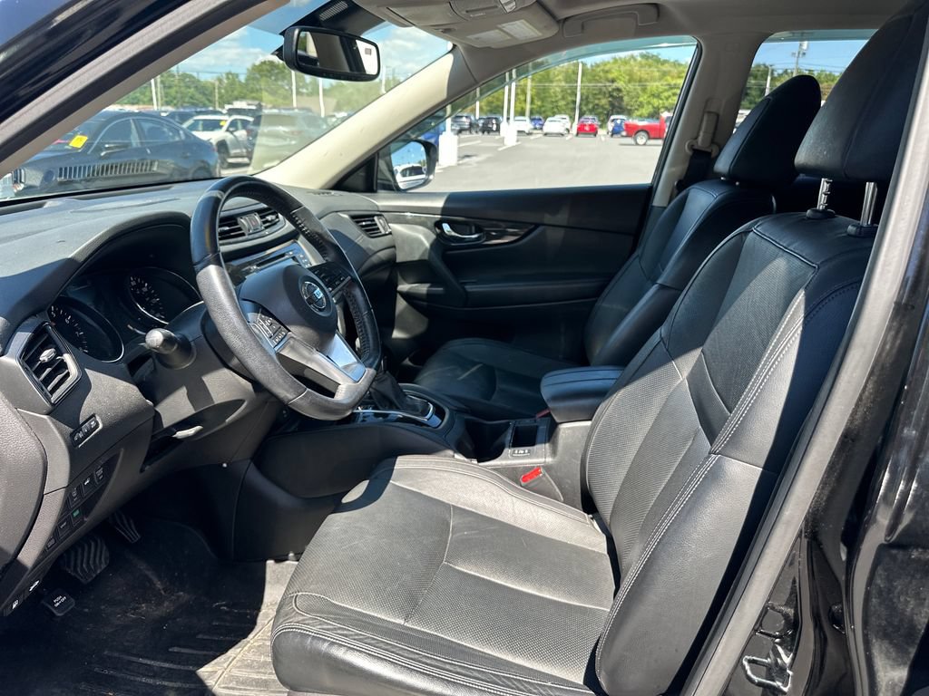 Used 2017 Nissan Rogue SL w/ SL Premium Package AWD/4WD image 10