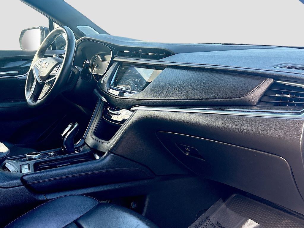 Used 2022 Cadillac XT5 Premium Luxury w/ LPO, Floor Liner Package AWD/4WD image 31
