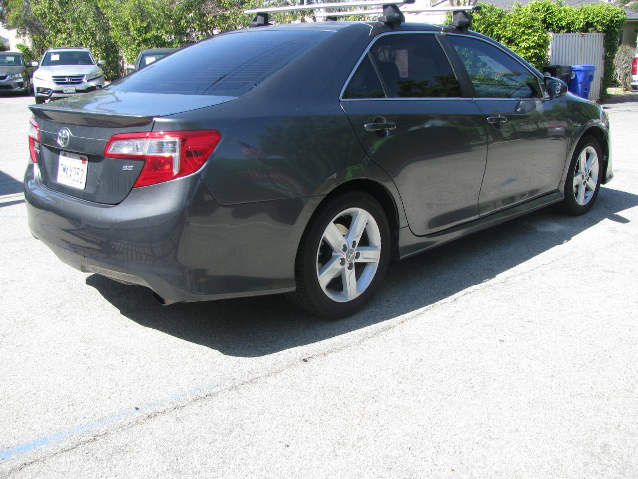 Used 2013 Toyota Camry SE FWD image 5