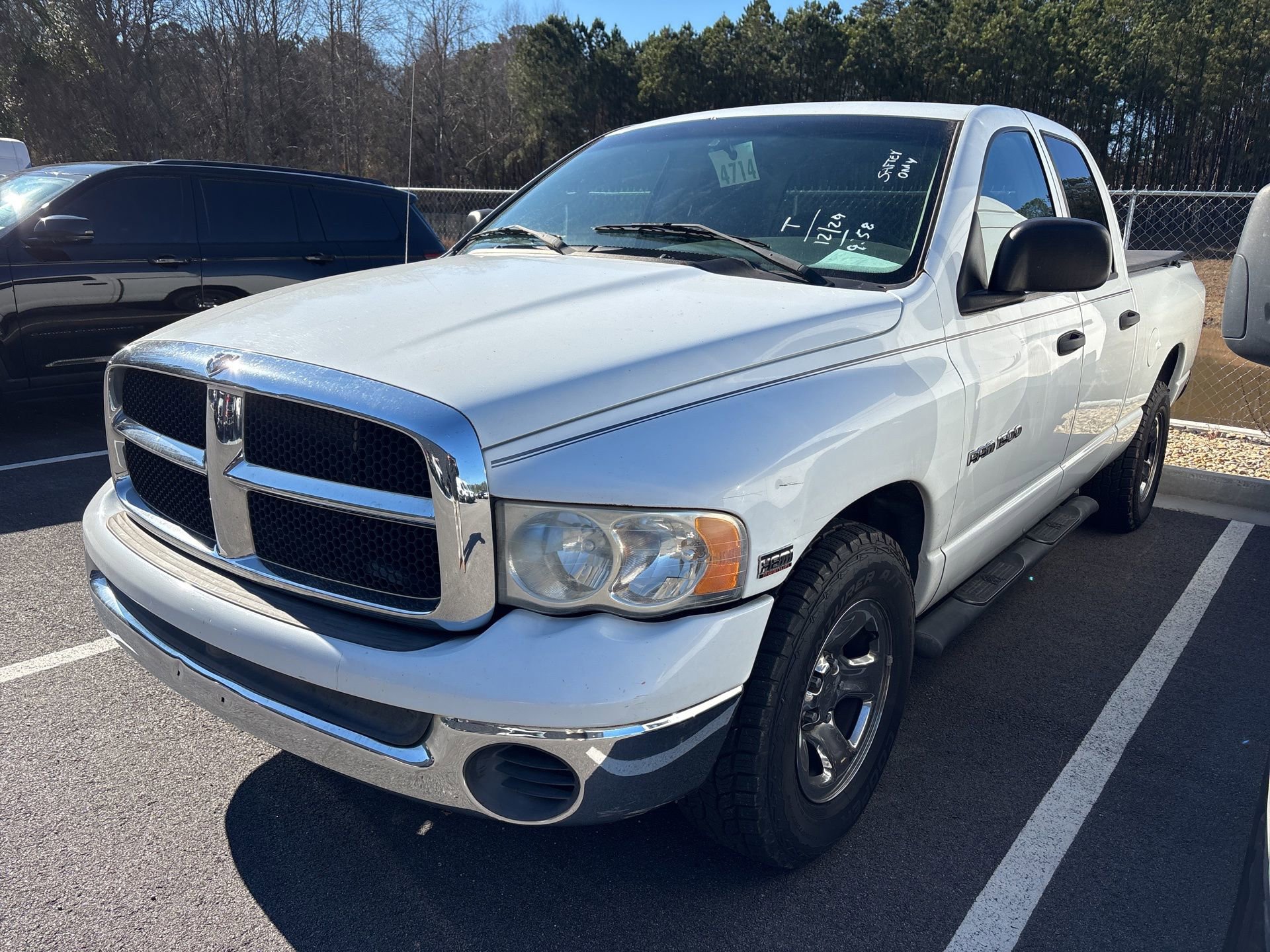 Used 2004 Dodge Ram 1500 Truck SLT w/ Light Group image 1