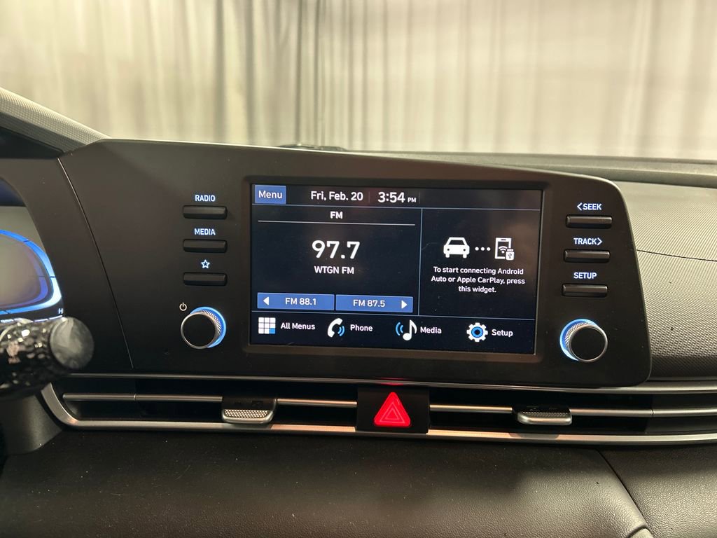 Used 2025 Hyundai Elantra SE image 15