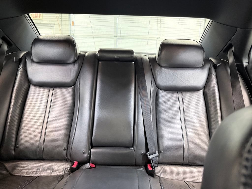 Used 2014 Chrysler 300 C AWD/4WD image 17