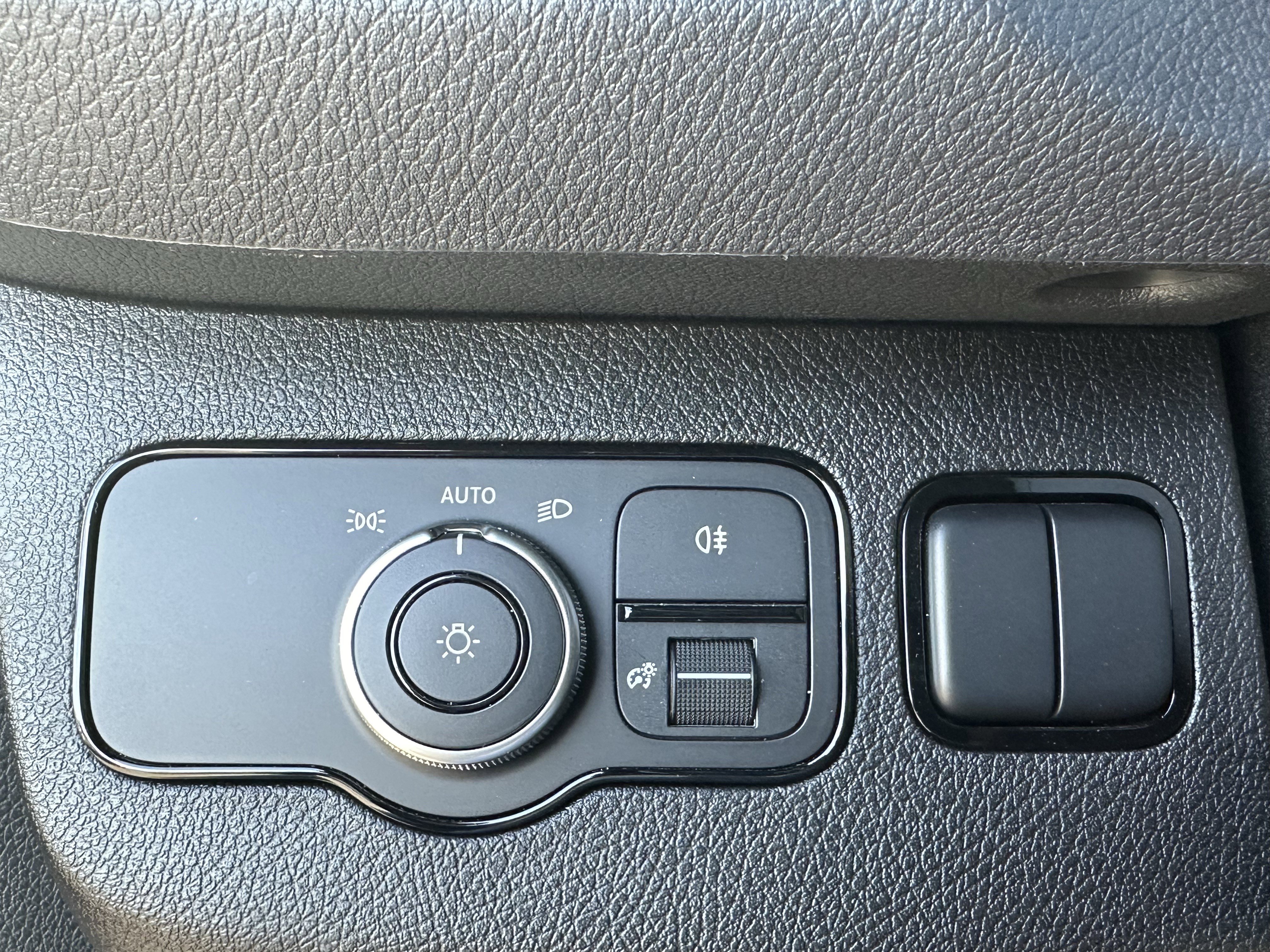 Used 2025 Mercedes-Benz Sprinter 3500 image 28