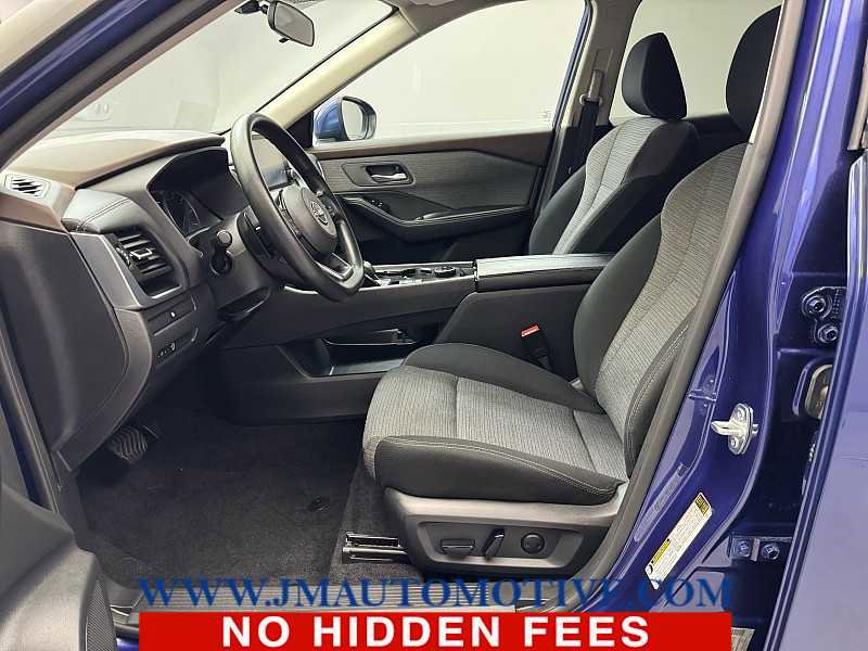 Used 2023 Nissan Rogue SV image 12