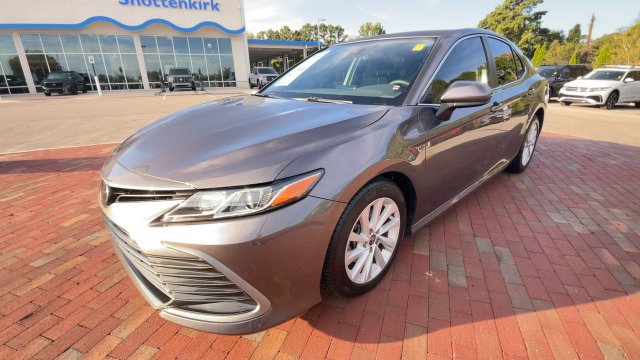 Used 2023 Toyota Camry LE FWD image 5