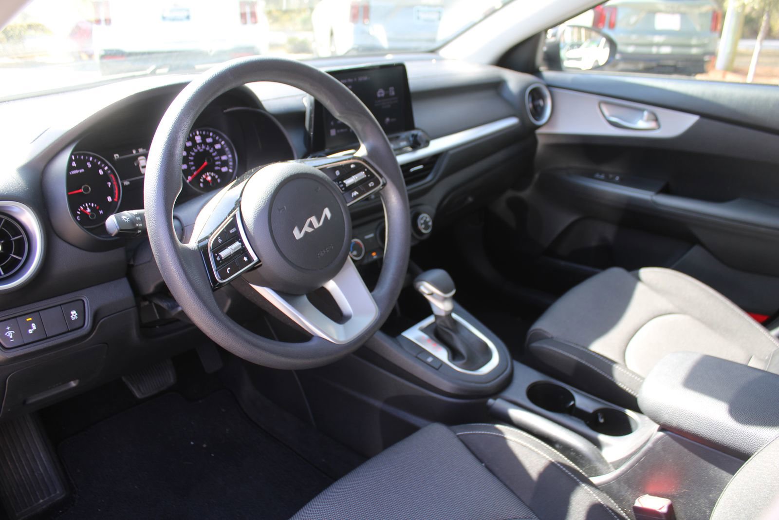 Certified 2024 Kia Forte LXS w/ LXS Technology Package image 19
