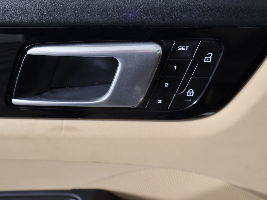 Used 2022 Porsche Cayenne GTS image 37